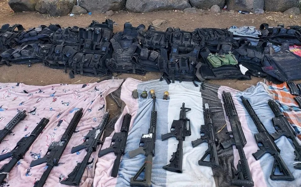 Guardia Nacional asegura armamento y equipo táctico en Michoacán