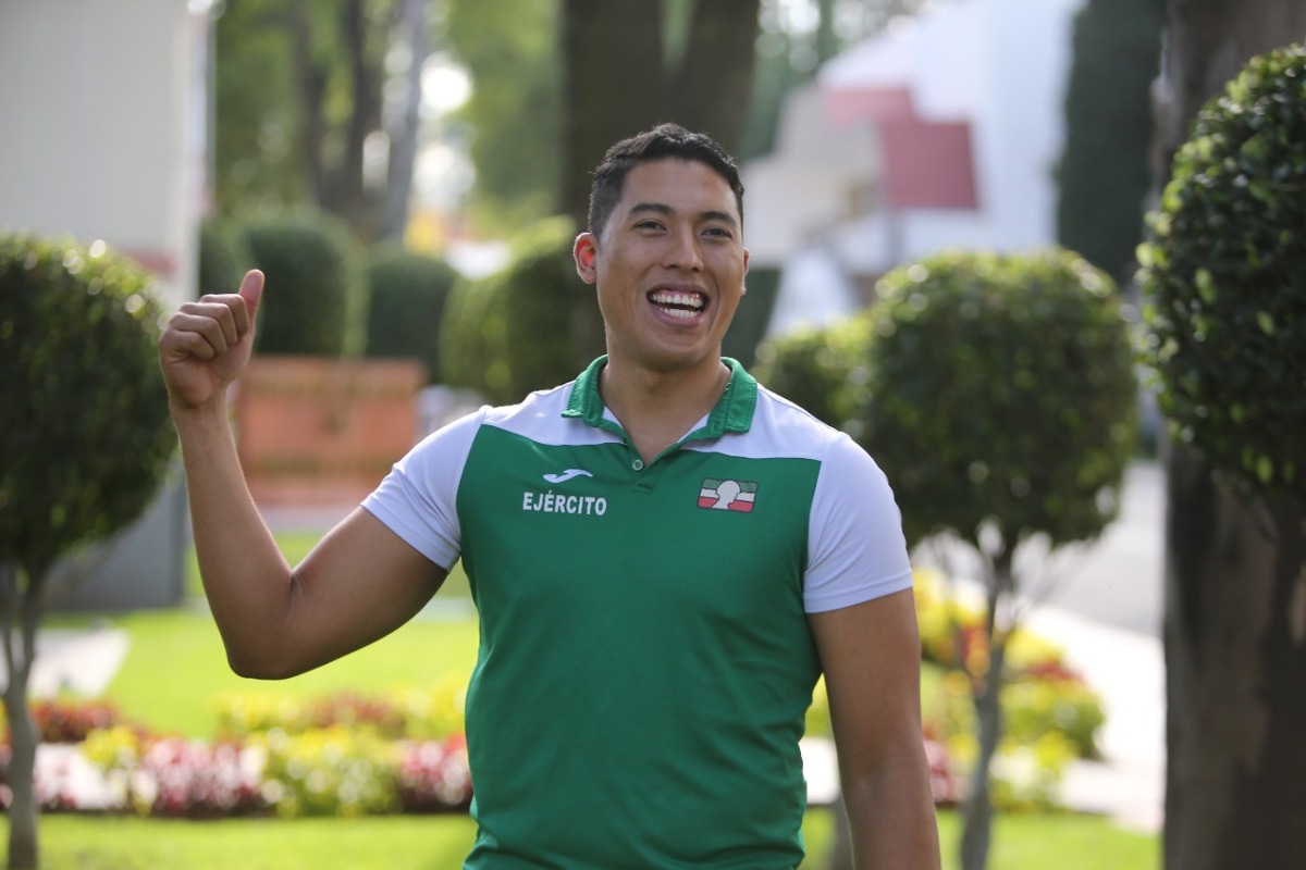Carlos Sansores (Santiago Chaparro)