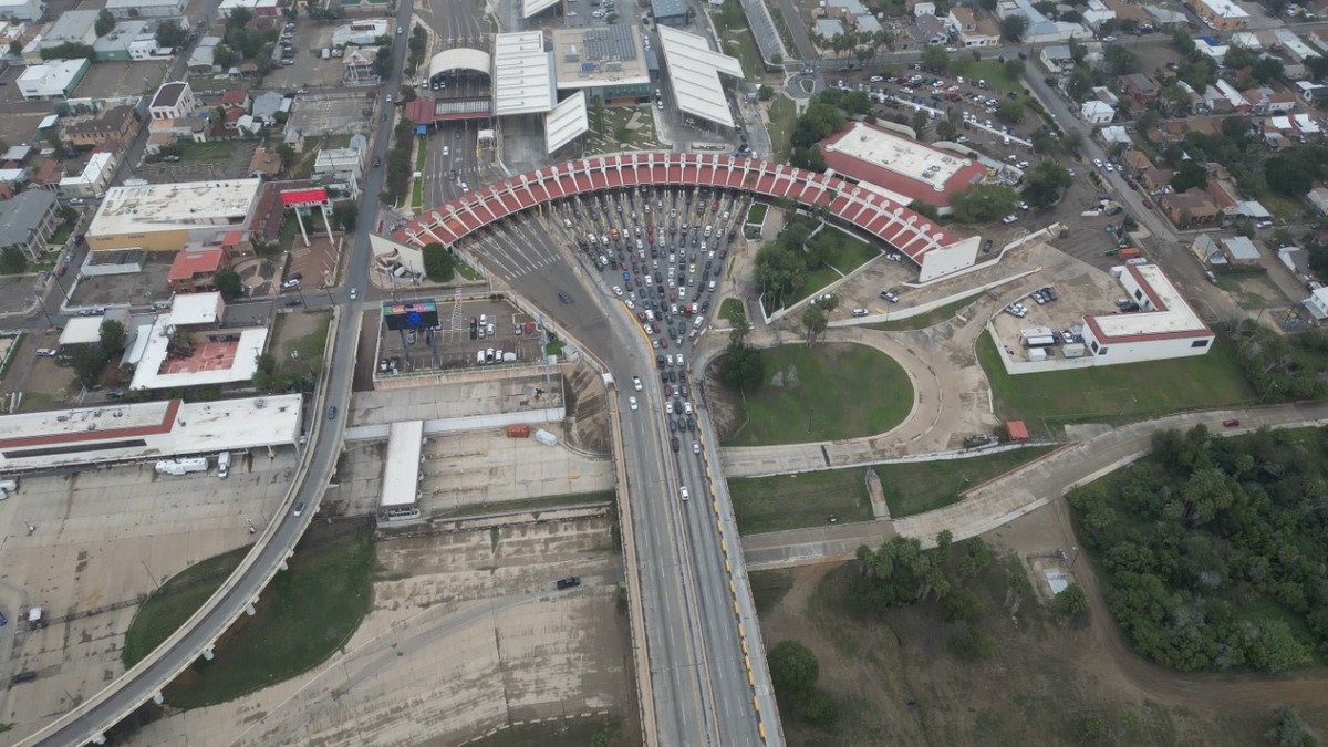 Habilitan carril para locales en puente internacional 2 en Nuevo Laredo