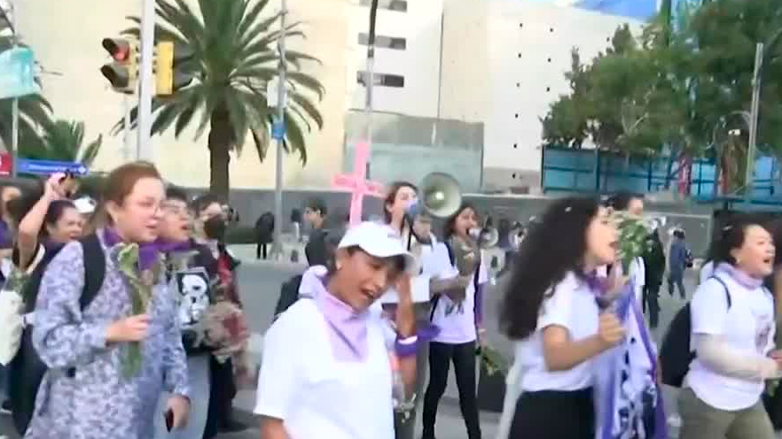 Marcha #25N sin incidentes y saldo blanco: Martí Batres
