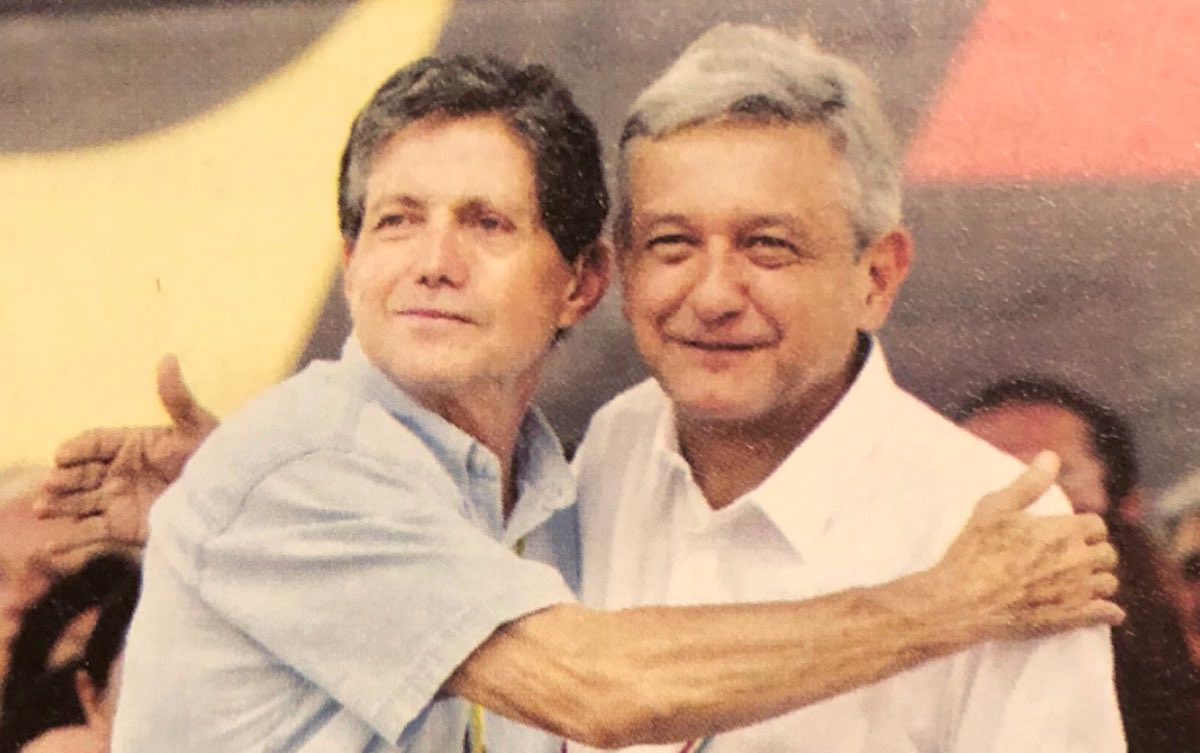 El presidente López Obrador junto a Héctor Bonilla. (Twitter)