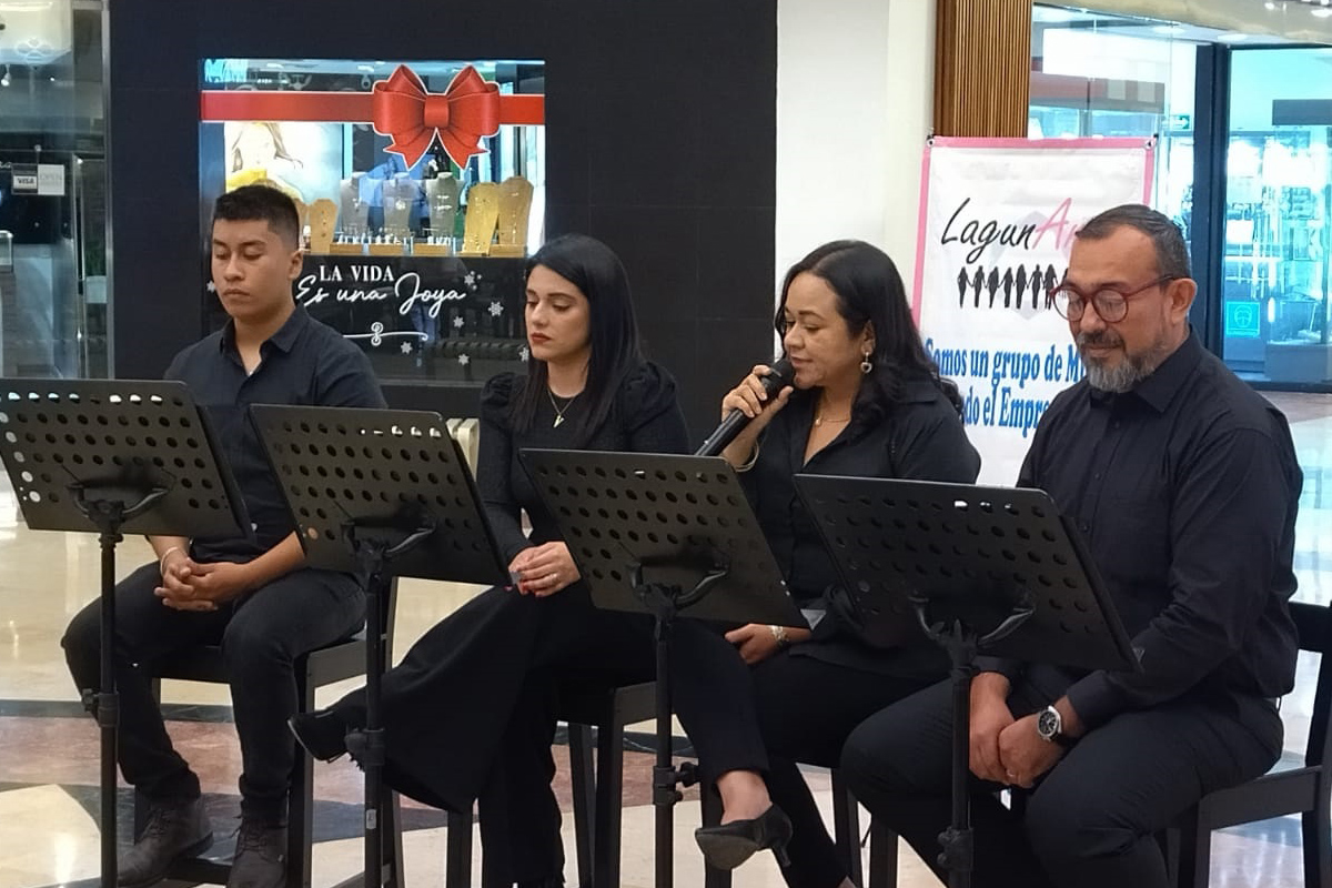 Realizan lectura de la obra teatral 'El cuarto de Verónica' en Plaza Cuatro Caminos. | Especial