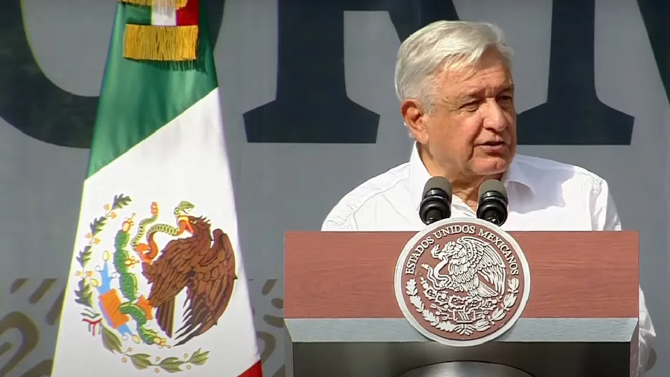 AMLO propone que aumento al salario mínimo sea de 20% en 2023