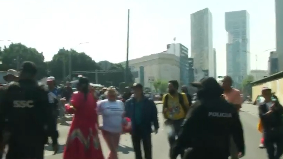 Retiran a integrantes de Frena en Paseo de la Reforma