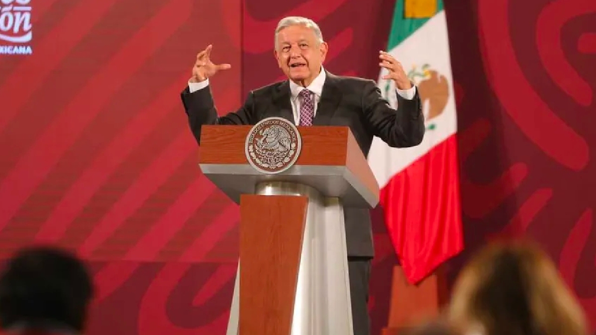 AMLO se dice feliz tras marcha en CdMx: "nos obliga a aplicarnos más"