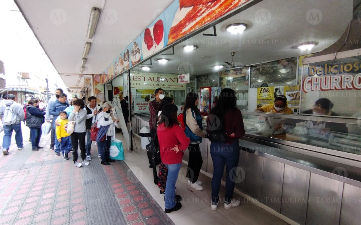Comercios ofertan empleos por fin de año tras paso de pandemia. (Yazmín Sánchez)