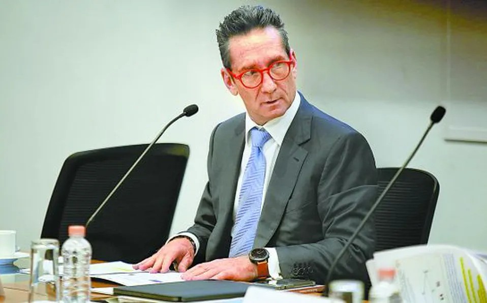 Mifel va por Banamex en alianza con extranjeros