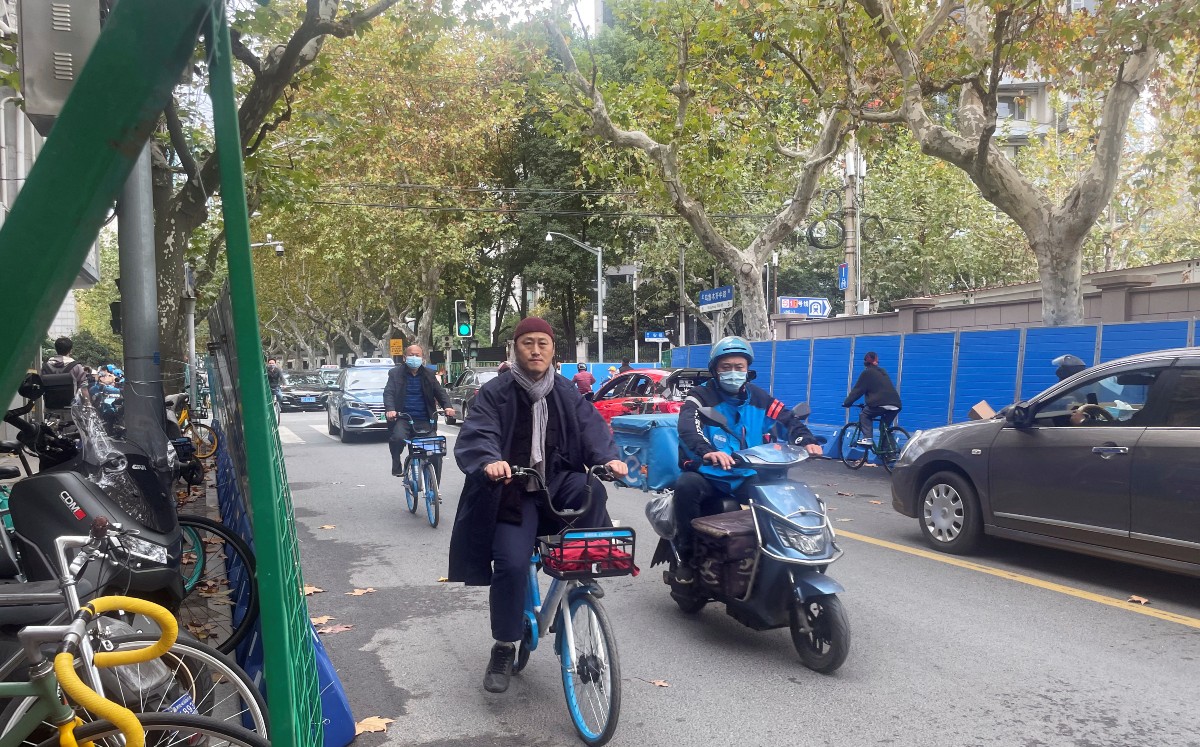 La política de Pekín de "cero-COVID" ha mantenido la cifra oficial de muertos en China en miles. | Reuters