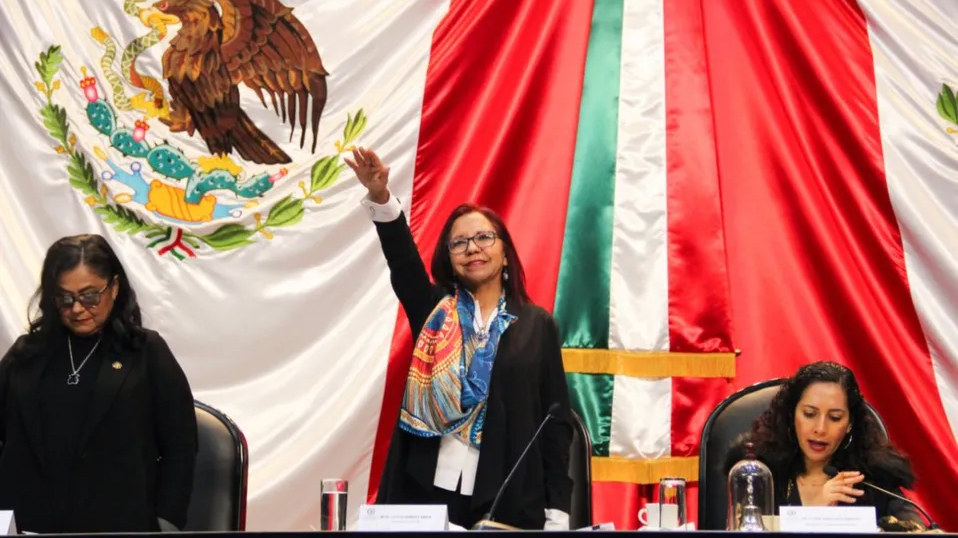 Comparece secretaria de Educación ante diputados