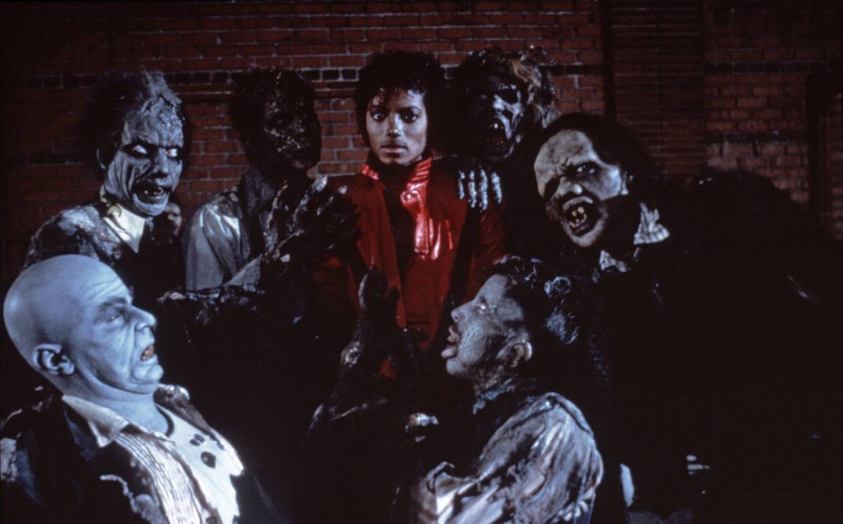 Fotografía del cantante Michael Jackson, durante el rodaje del vídeo de ""Thriller"" en 1983. John Landis dirigió el videoclip de ""Thriller"", de Mic