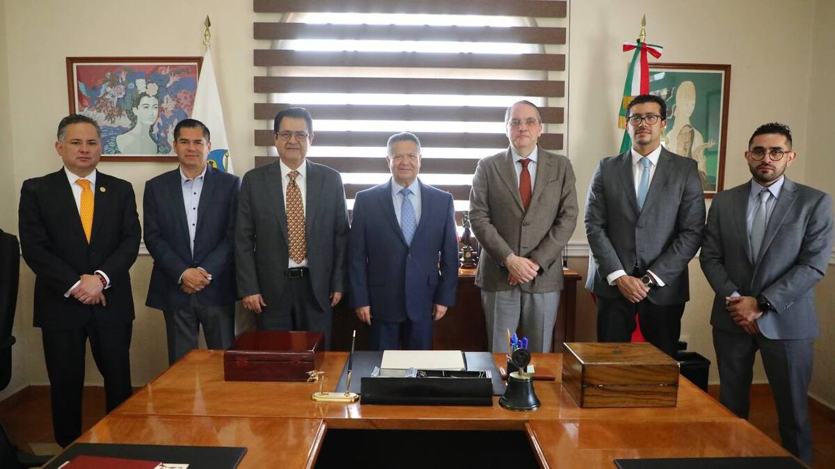 El gonernador Julio Menchaca se reunió con el director de logística de Pemex Javier Emiliano Gonzáles del Villar para tratar el avance contra el robo 