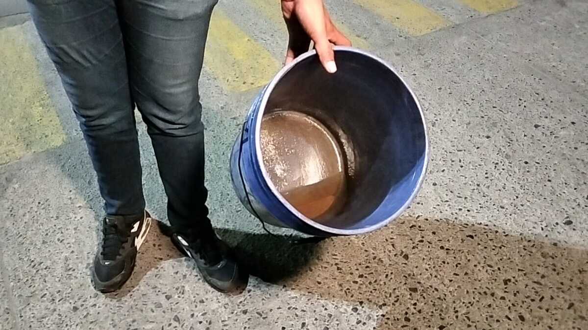 Los manifestantes señalaron a la gasolinera por la venta de combustible adulterado en Tlaquepaque (Vicente Torres)