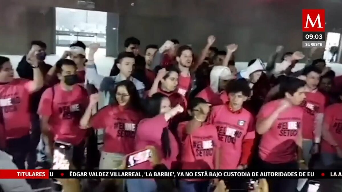 Realizan "Velada rosa" frente a San Lazaro