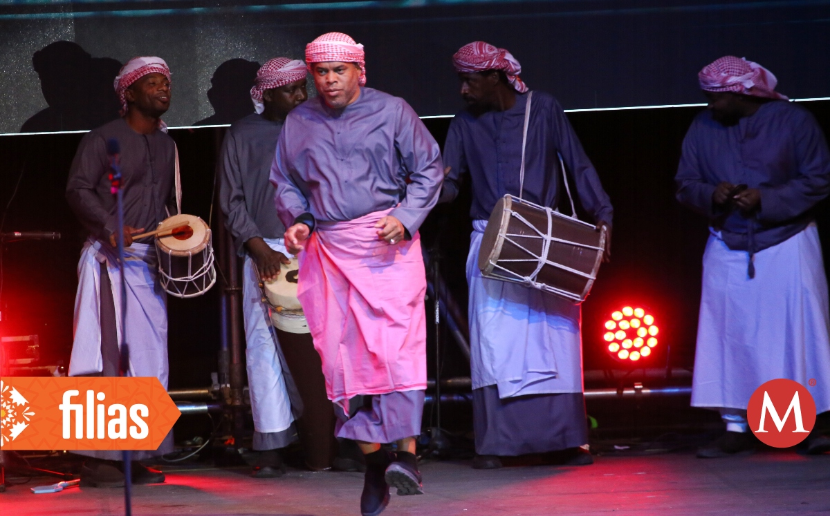 Andeama Folkloric Art sobre el escenario del Foro FIL. (Foto: Ariel Ojeda | MILENIO)