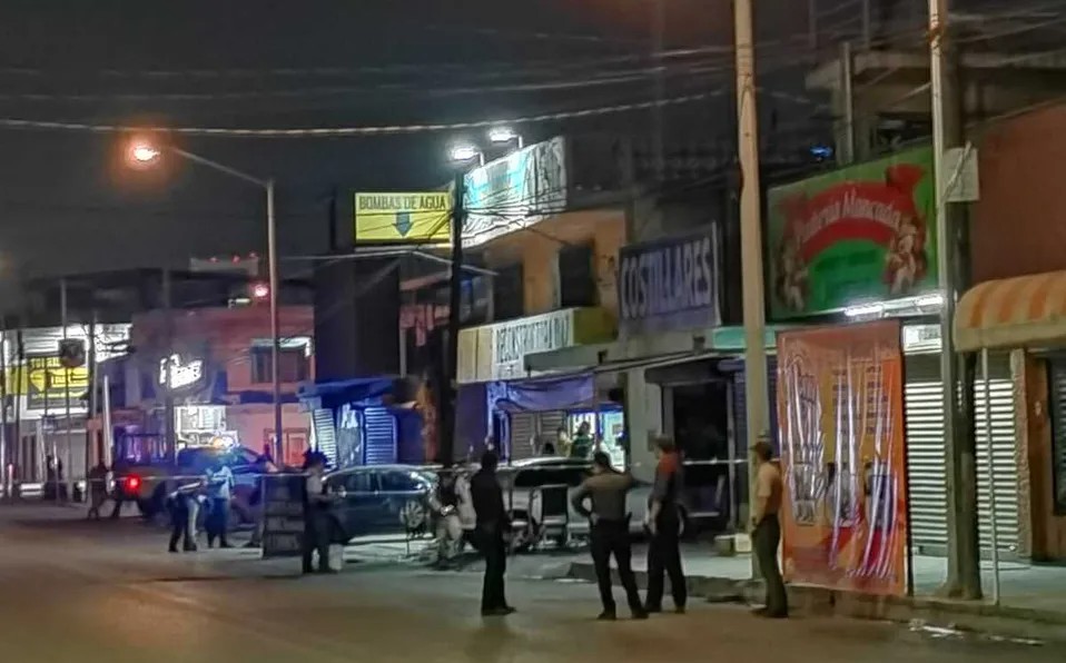 Balean a agente ministerial y otro hombre en negocio de autopartes en Monterrey