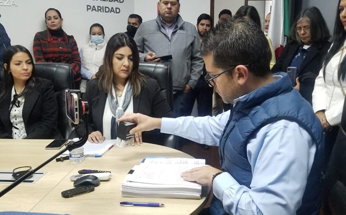 Brenda Valenzuela presentó la denuncia ante el Instituto Electoral de Baja California. | Facebook
