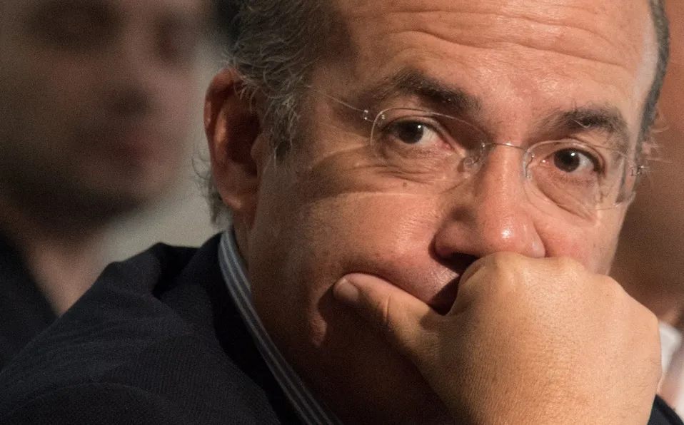México perderá millones de empleos por falta conectividad aérea: Felipe Calderón