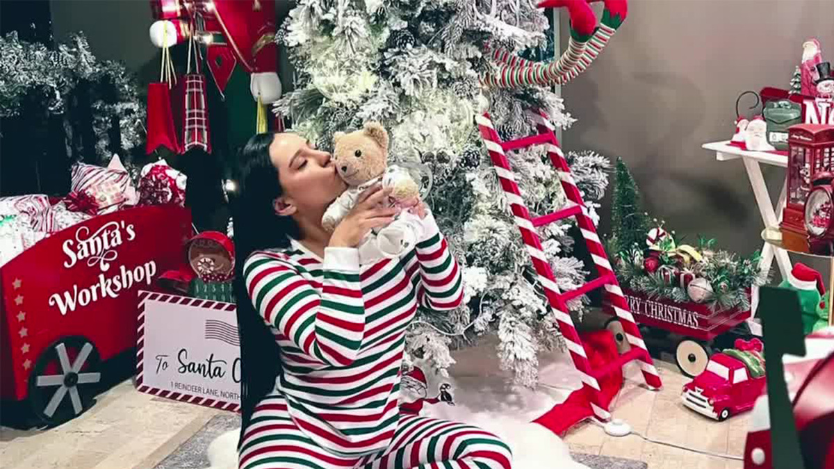 ¡Sandra Cuevas le robó la navidad al Grinch! | ¡Déjense Ahí!