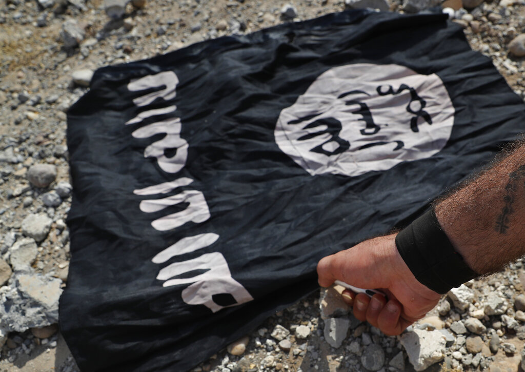Una bandera del Estado Islámico. | AP