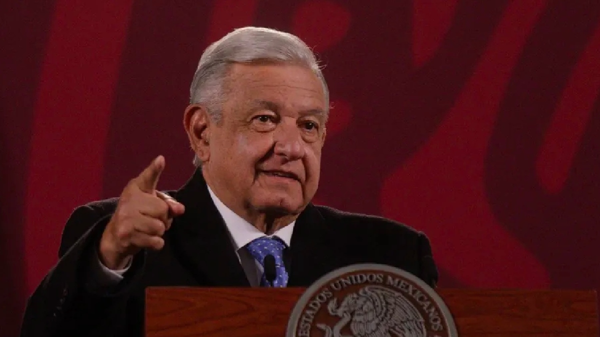 AMLO analiza viajar a Perú en avión militar; descarta uso del TP01