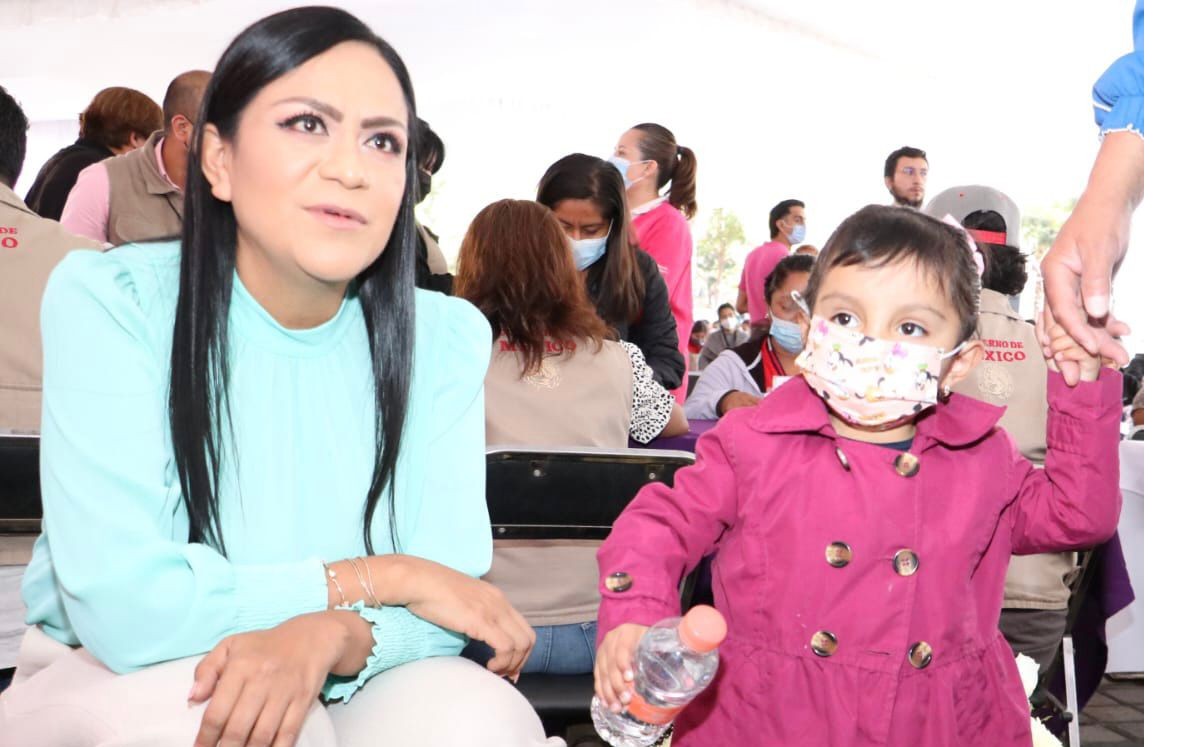 Entregan vales para niños con discapacidad en CRIT de Iztapalapa