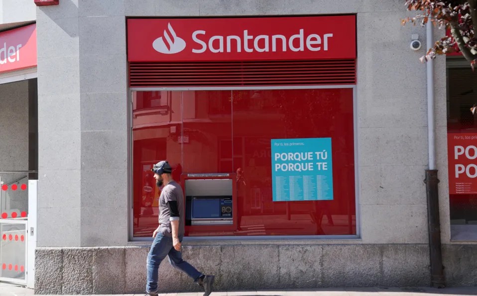 Santander fusiona sus subsidiarias en México