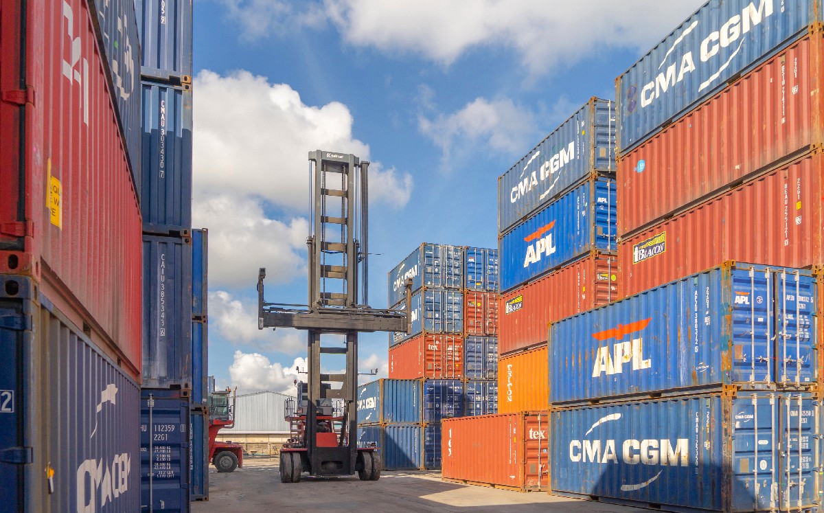 Contenedor con productos de exportación. (Foto: Shutterstock)