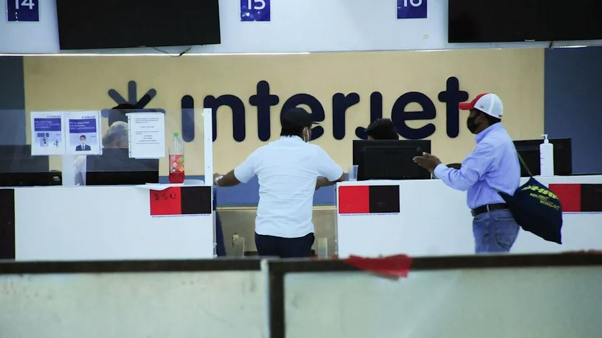 Liberan mostradores de Interjet en el AICM; desalojan sin violencia a trabajadores