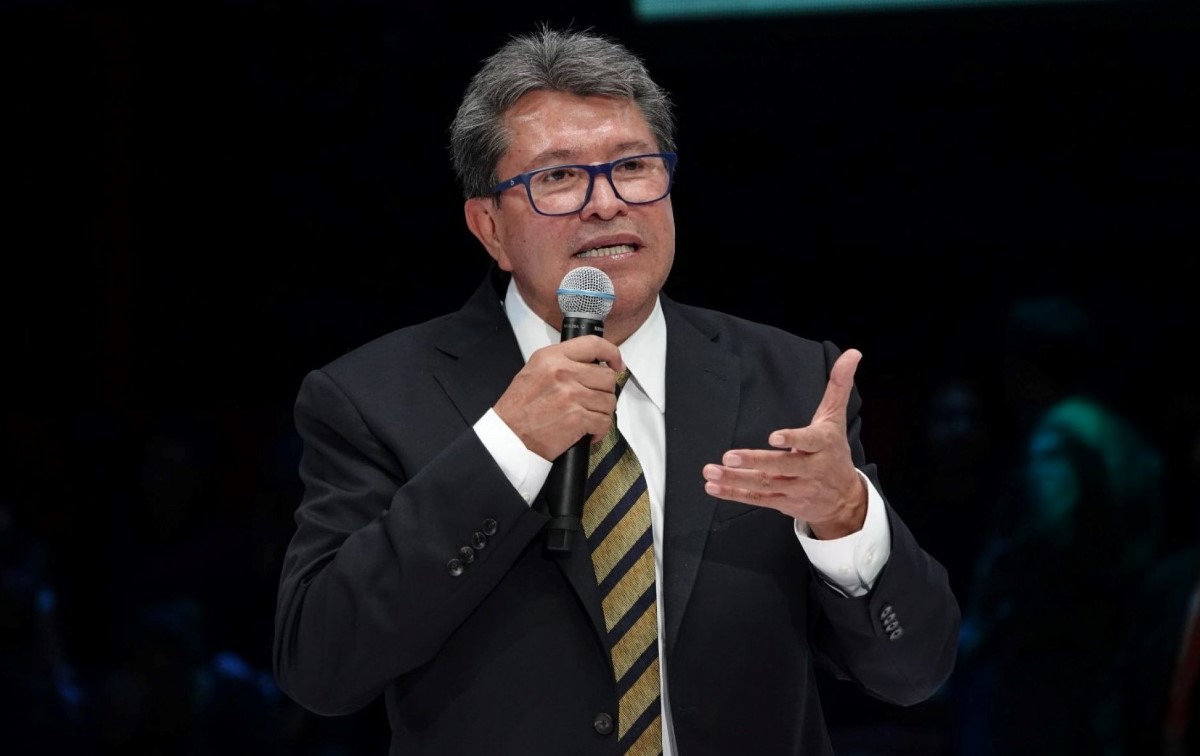 Monreal dijo que sin las Fuerzas Armadas, el país estaría en caos. | Cuartoscuro