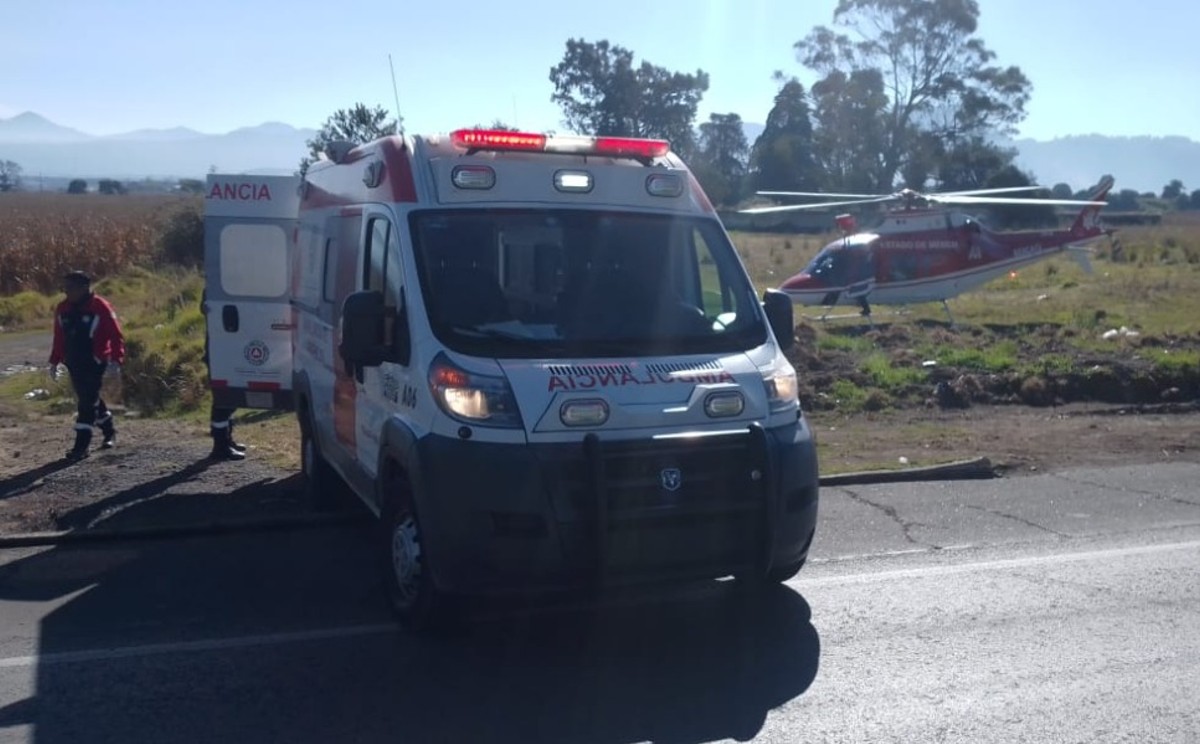 El percance se registró esta mañana a la altura del municipio de Santa María Rayón. (Especial)