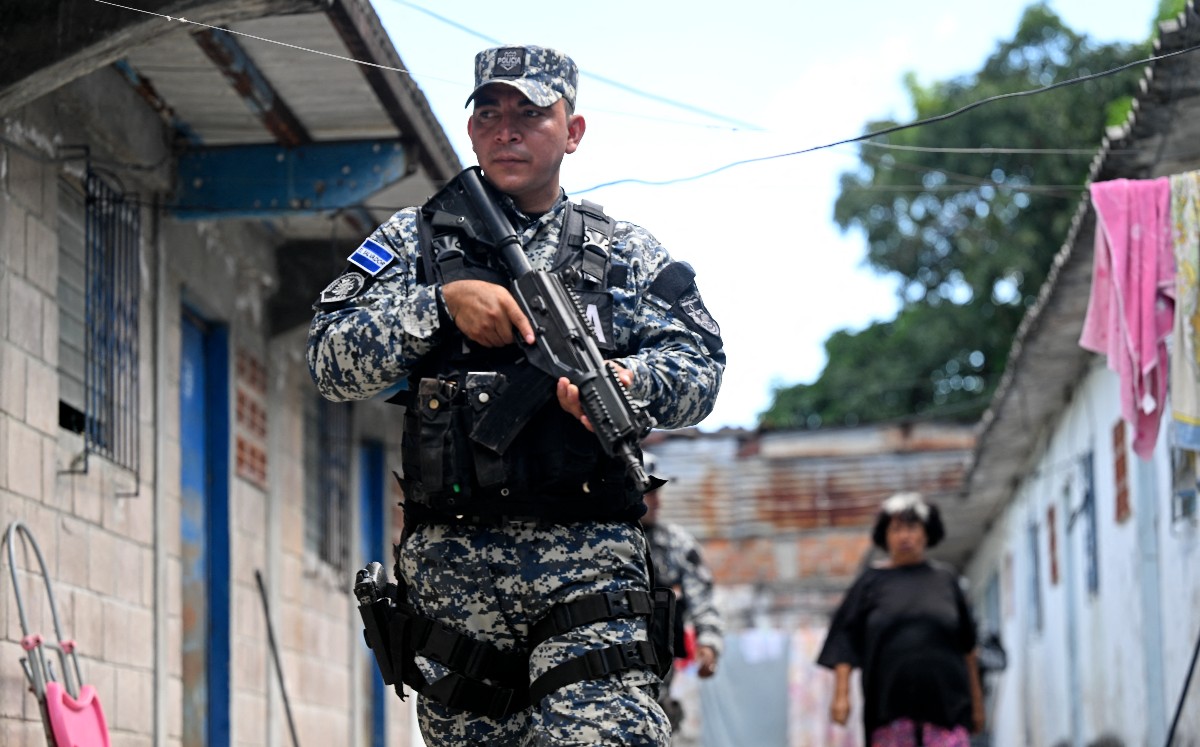 Desde el sábado, Soyapango fue cercada por 8 mil 500 soldados y mil 500 policías. | AFP