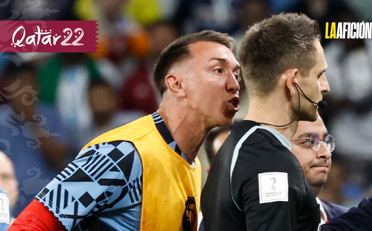 FIFA abre expediente a Uruguay, Cavani, Muslera, Giménez y Godín