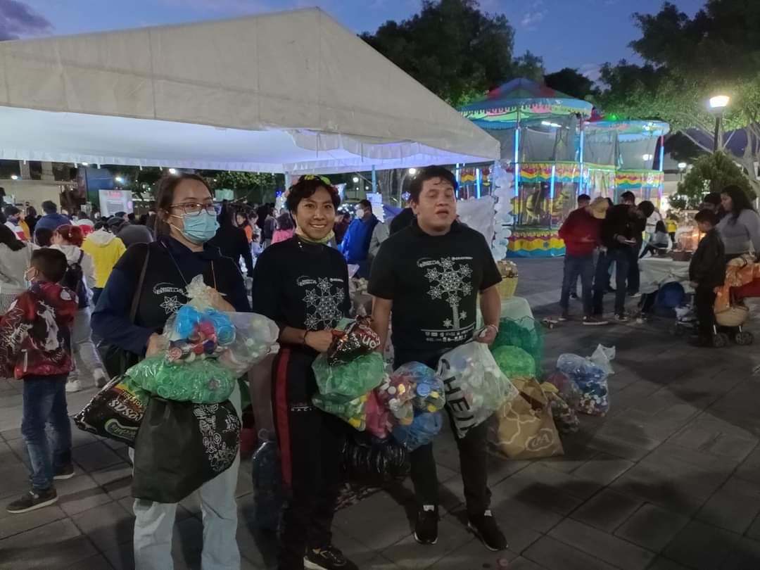 En Tehuacán, recolectores de tapitas brindan medicamentos y apoyo a niños con cáncer | Especial