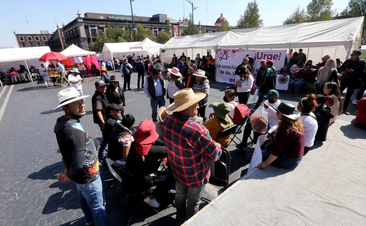 Desde la 9: 00 horas comenzaron a llegar al centro de Toluca. (Sergio Sánchez-Hidalgo)