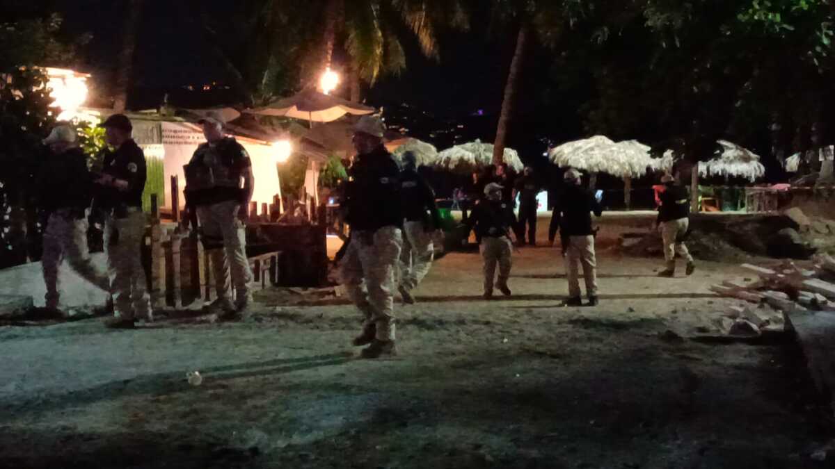 Elementos de seguridad se encuentran en el área. (Javier Trujillo)