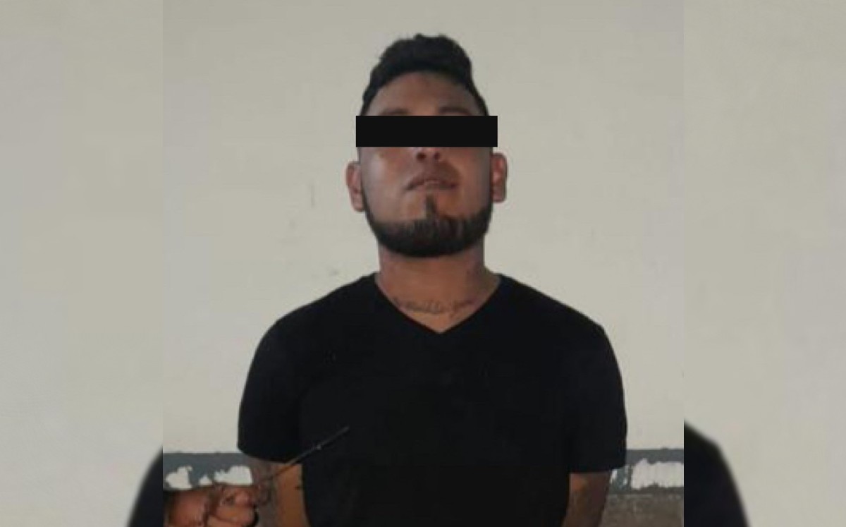 Jonathan 'N', de 29 años de edad, contaba con orden de aprehensión vigente por los delitos de homicidio calificado y robo con violencia.