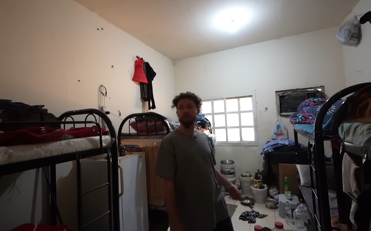 Luisito Comunica visita los barrios más pobres en Qatar