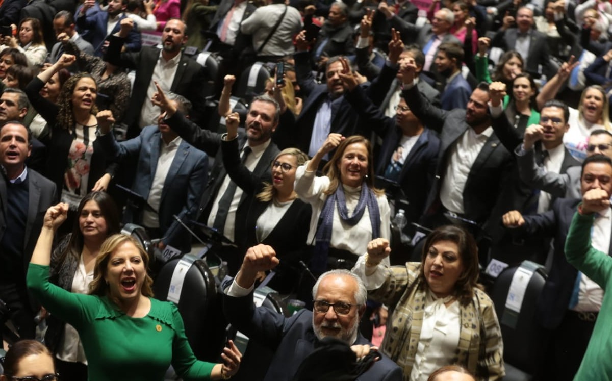 El Plan B de López Obrador prevé la compactación de estructuras administrativas y eliminación de fideicomisos del INE. | Jesús Quintanar