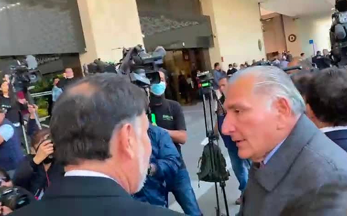 El secertario ed Gobernación a su llegada al Palacio de San Lázaro. | Fernando Damián