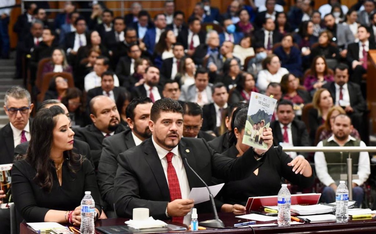 En Veracruz se han basificado a 7 mil 989 docentes en un año: Zenyazen Escobar. | Especial