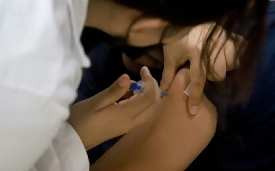 Inicia campaña de vacunación contra VPH para adolescentes en Nuevo León