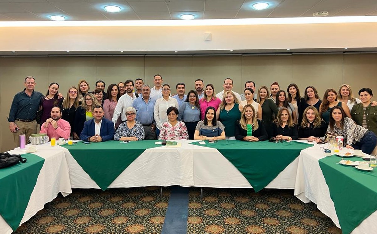 Socios de AMPI en Tampico eligieron a su nueva mesa directiva. | Foto: Cortesía/AMPI