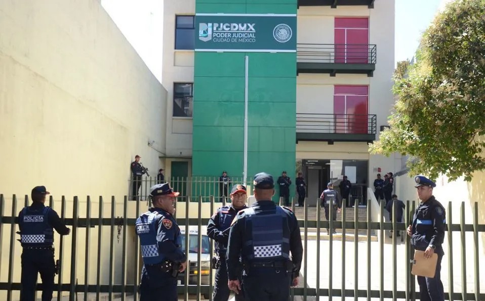 Trabajadores de PJCdMx bloquean juzgados en colonia Doctores