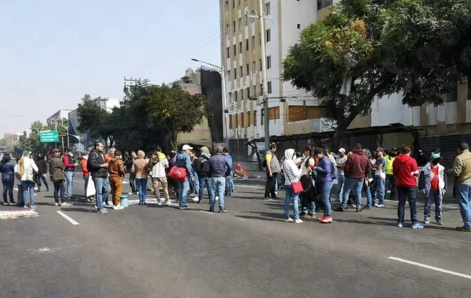 Damnificados del 19-S bloquean Calzada de Tlalpan en CdMx