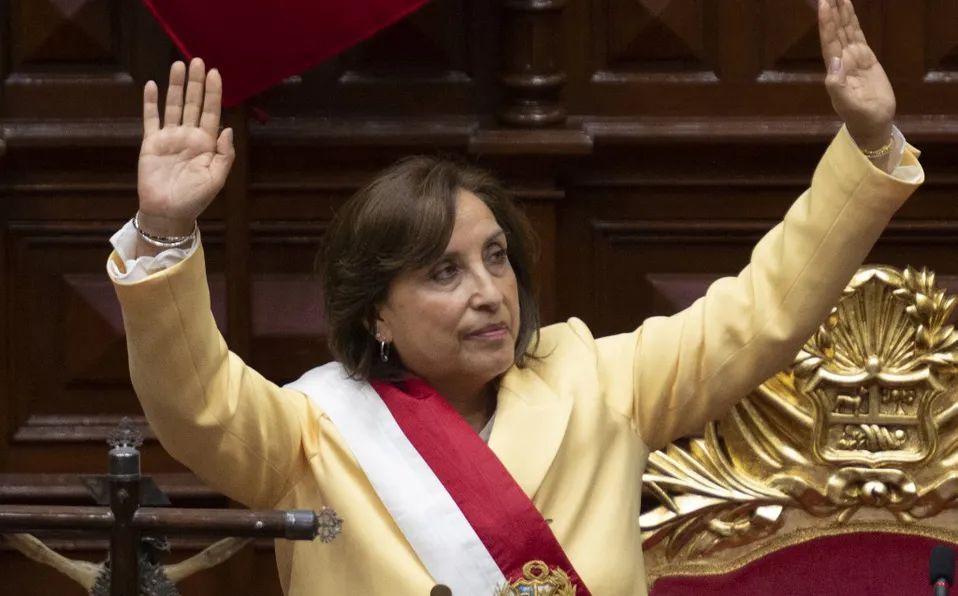 Dina Boluarte baraja convocar a elecciones generales anticipadas en Perú