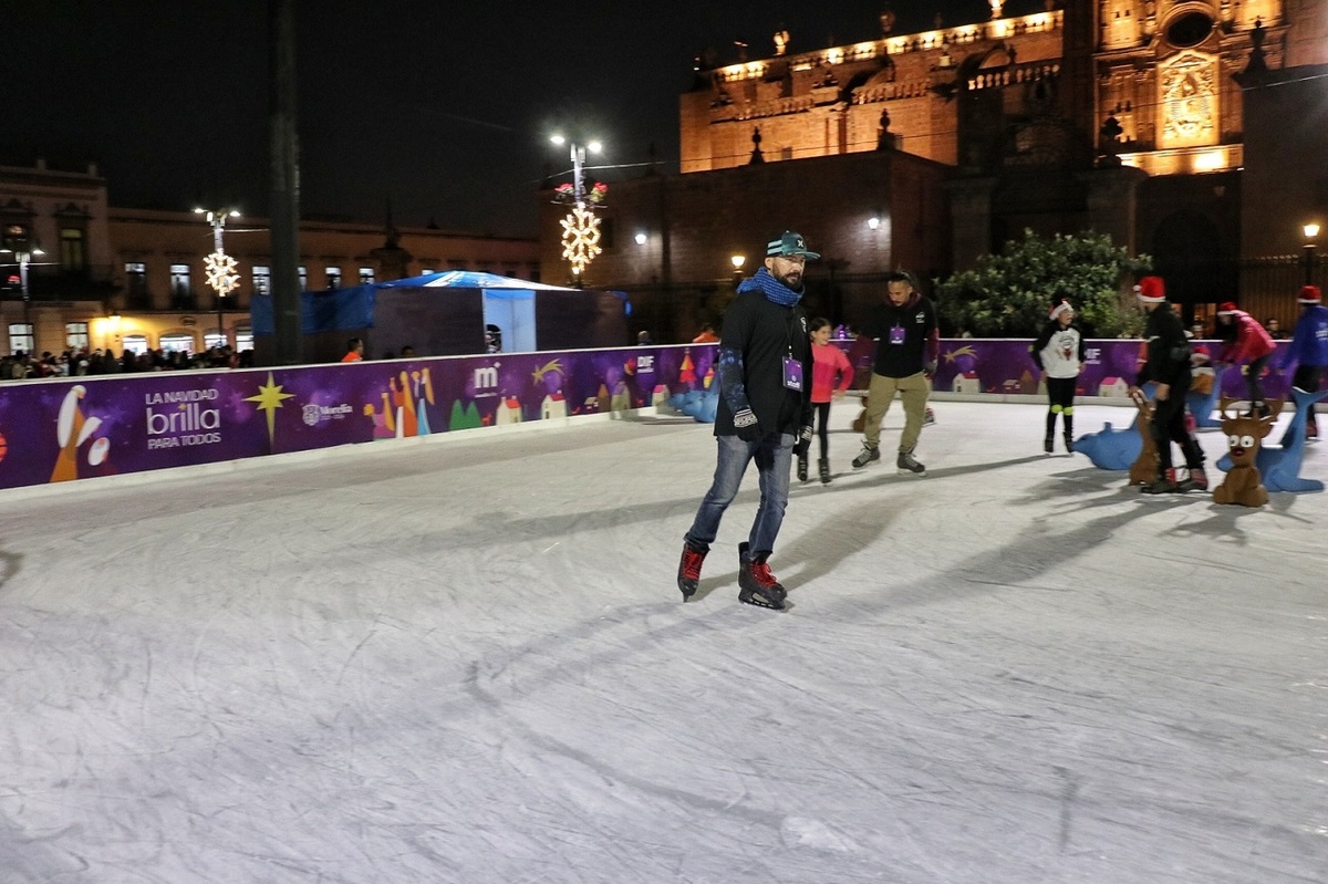 La pista de hielo en Morelia estará abierta todos los días. | Especial