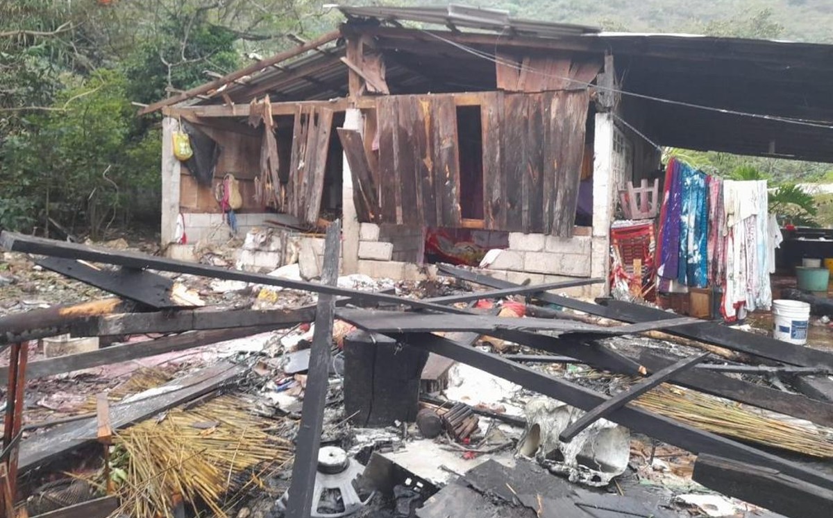 La explosión ocurrió en una construcción de madera y mampostería con techo de lámina. | Isabel Zamudio