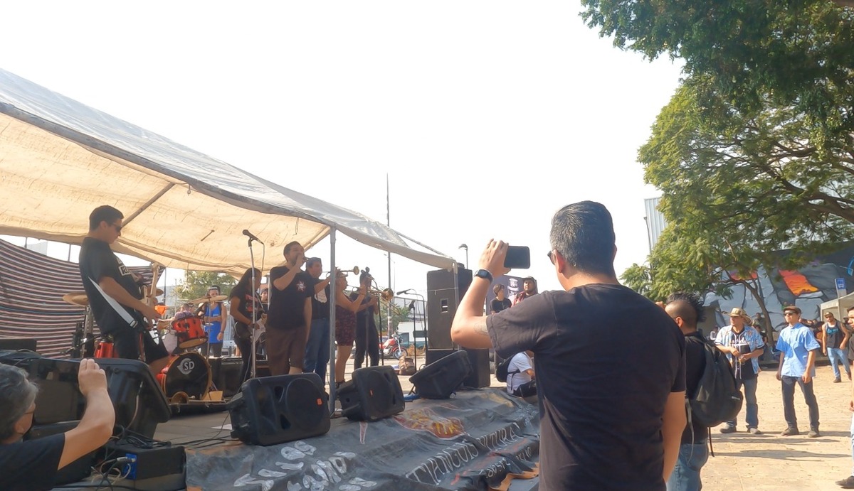 La orkesta etílica fue una de las invitadas a la celebración 27 (Enrique Vázquez)