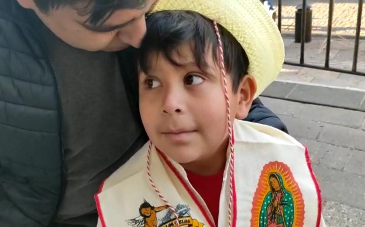 Jorge de Merced con su hijo André Jessam vestido de Juan Diego | Melanie Torres