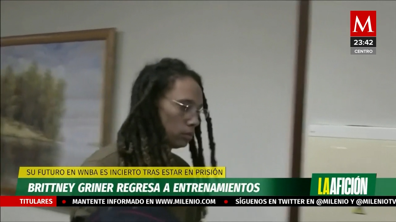 Basquetbolista Brittney Griner llega a Estados Unidos tras canje de prisioneros con Rusia